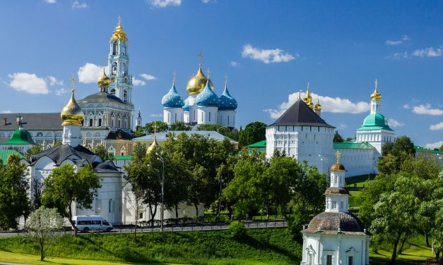 Приглашаем в паломническую поездку в Лавру!